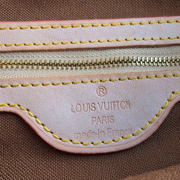 Authentic Louis Vuitton Monogram Bosphore Backpack – Made in France (2009) - Picture 4 of 15